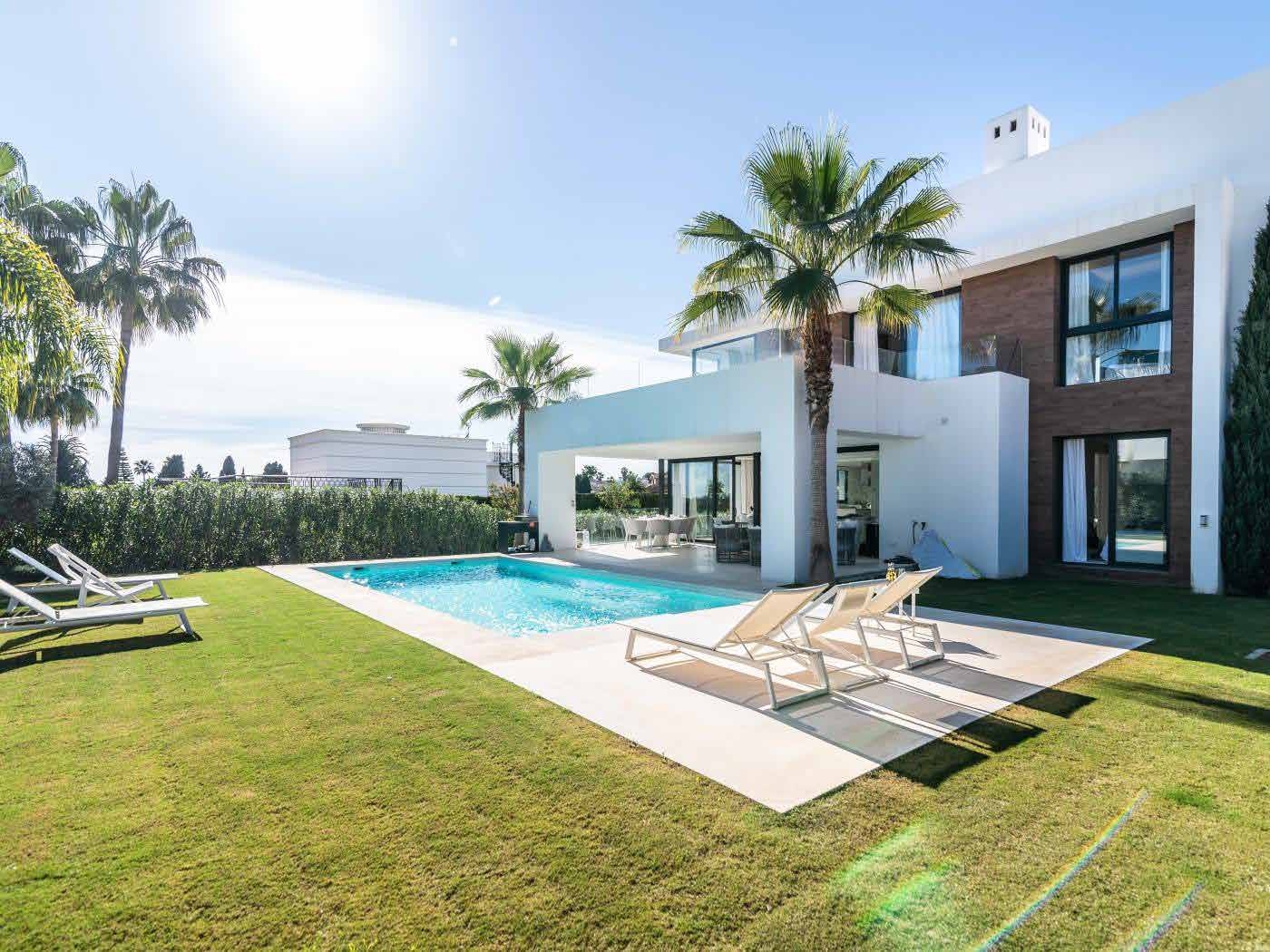 Extravagant Villa - Heated Pool & Gym